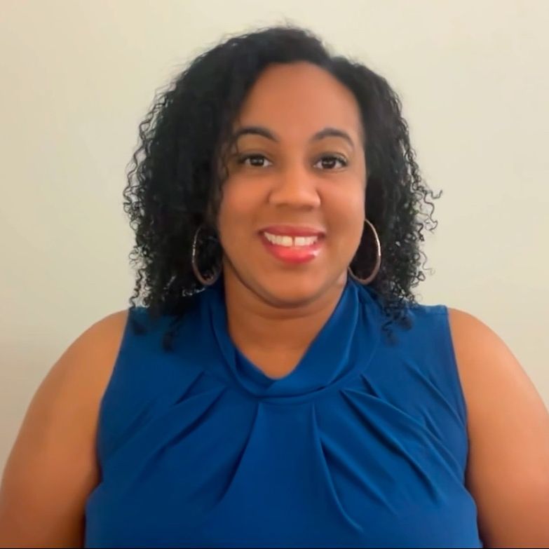 Ms. Vee — The Travel Misses
